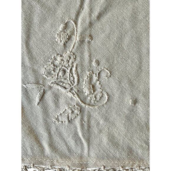 Round Beige Cotton Tablecloth With Madeira Style Appliqué Floral Design 34" Dia. - Picture 6 of 13